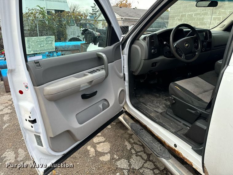 image for item DW2397 2009 Chevrolet Silverado 1500 Ext. Cab pickup truck