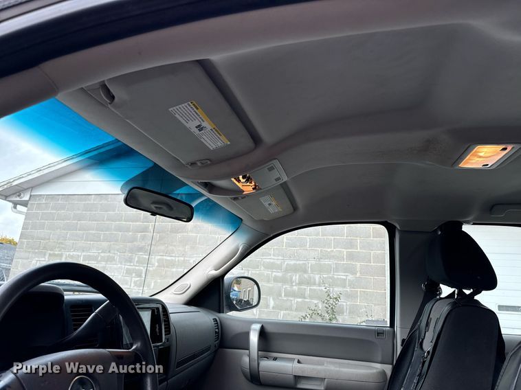 image for item DW2397 2009 Chevrolet Silverado 1500 Ext. Cab pickup truck