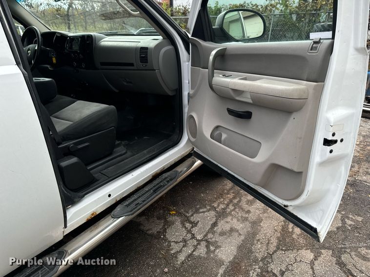 image for item DW2397 2009 Chevrolet Silverado 1500 Ext. Cab pickup truck