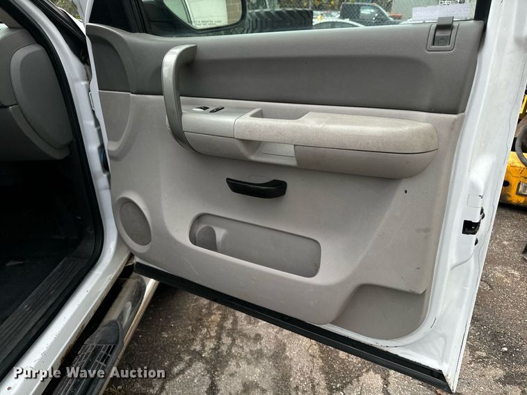 image for item DW2397 2009 Chevrolet Silverado 1500 Ext. Cab pickup truck