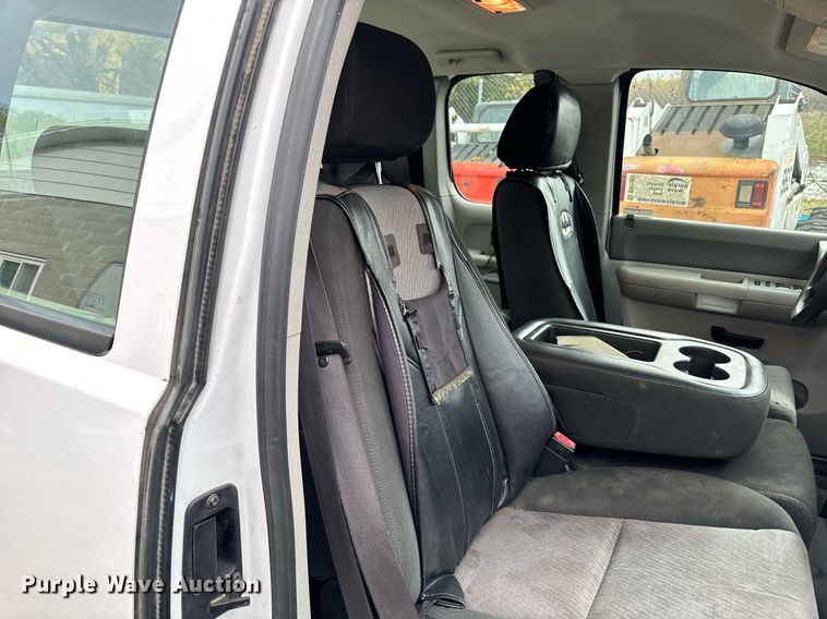 image for item DW2397 2009 Chevrolet Silverado 1500 Ext. Cab pickup truck