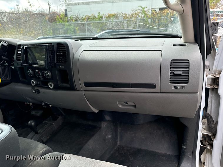 image for item DW2397 2009 Chevrolet Silverado 1500 Ext. Cab pickup truck