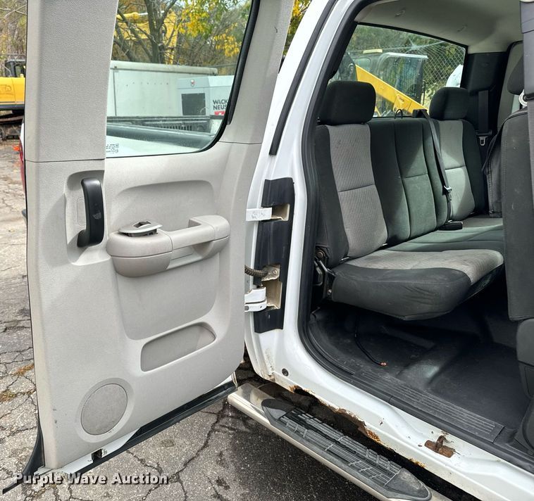 image for item DW2397 2009 Chevrolet Silverado 1500 Ext. Cab pickup truck
