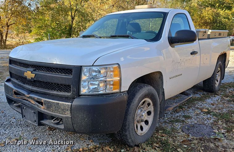 image for item DW3863 2013 Chevrolet Silverado 1500 pickup truck