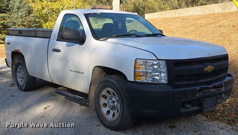 image for item DW3863 2013 Chevrolet Silverado 1500 pickup truck