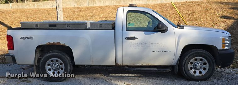 image for item DW3863 2013 Chevrolet Silverado 1500 pickup truck