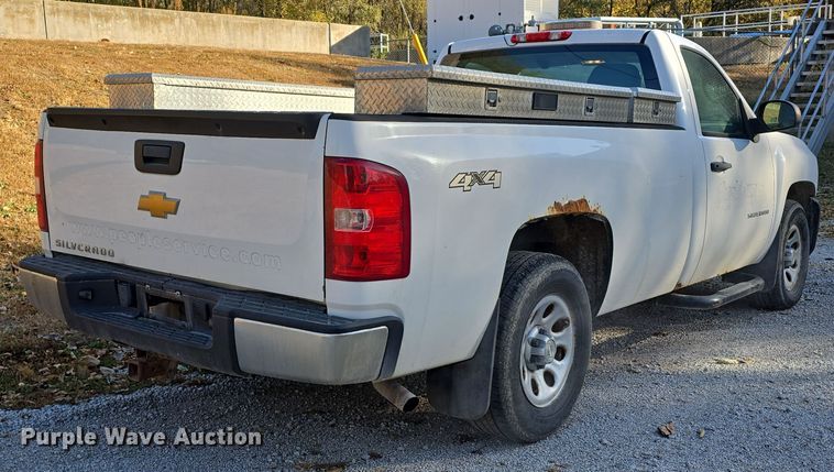 image for item DW3863 2013 Chevrolet Silverado 1500 pickup truck
