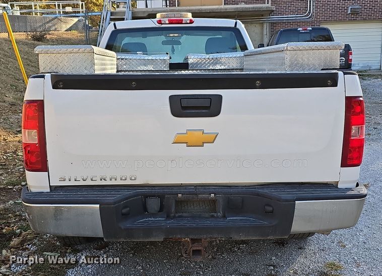 image for item DW3863 2013 Chevrolet Silverado 1500 pickup truck