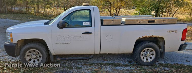 image for item DW3863 2013 Chevrolet Silverado 1500 pickup truck