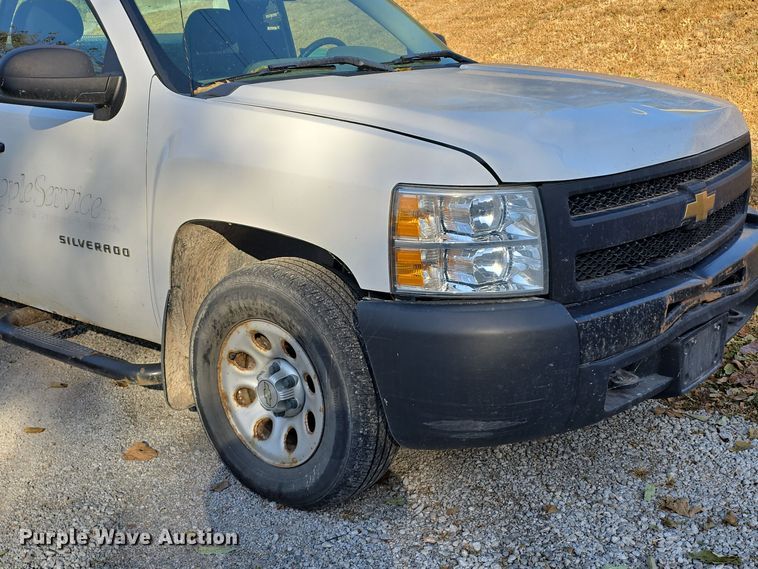 image for item DW3863 2013 Chevrolet Silverado 1500 pickup truck