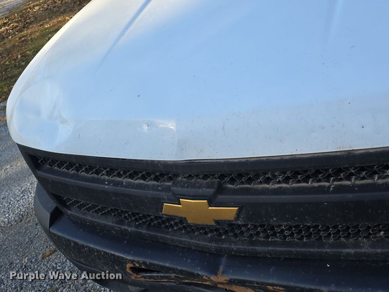 image for item DW3863 2013 Chevrolet Silverado 1500 pickup truck