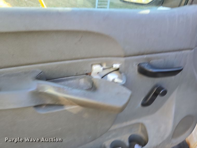 image for item DW3863 2013 Chevrolet Silverado 1500 pickup truck