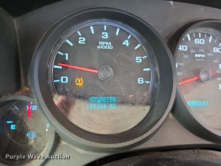 image for item DW3863 2013 Chevrolet Silverado 1500 pickup truck