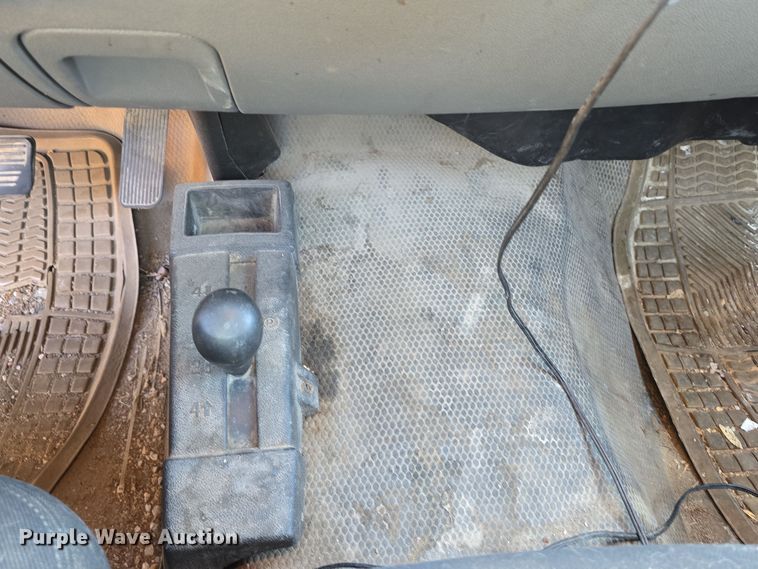 image for item DW3863 2013 Chevrolet Silverado 1500 pickup truck