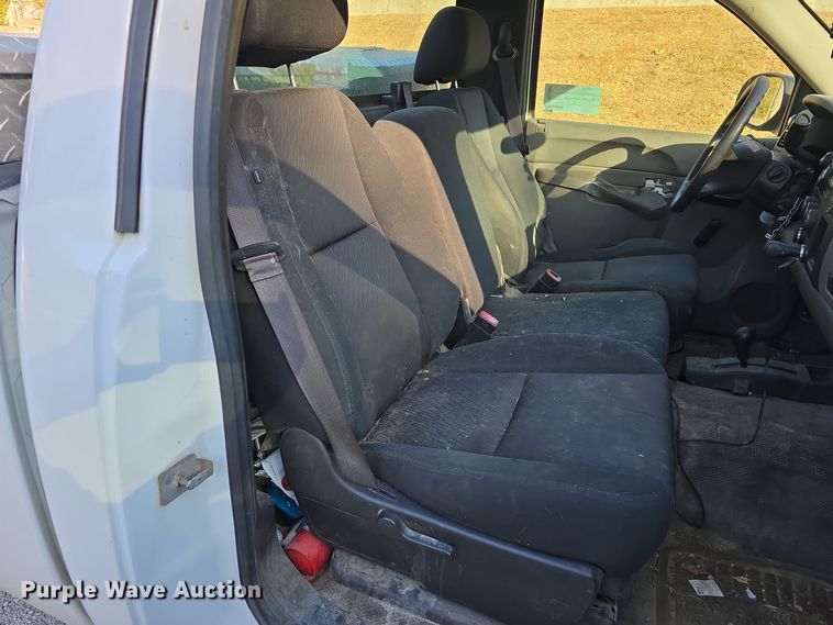 image for item DW3863 2013 Chevrolet Silverado 1500 pickup truck