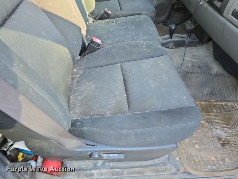 image for item DW3863 2013 Chevrolet Silverado 1500 pickup truck