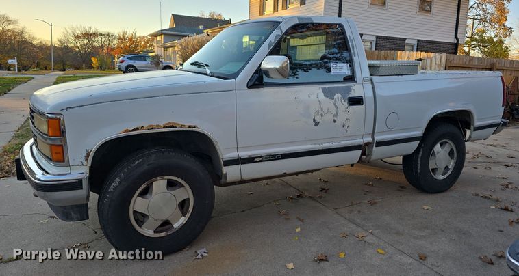 image for item DW3974 1993 Chevrolet K1500 pickup truck