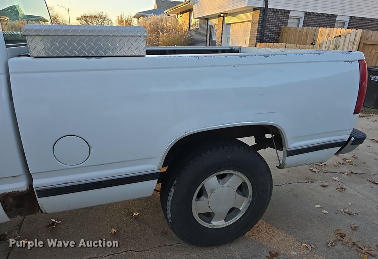 image for item DW3974 1993 Chevrolet K1500 pickup truck