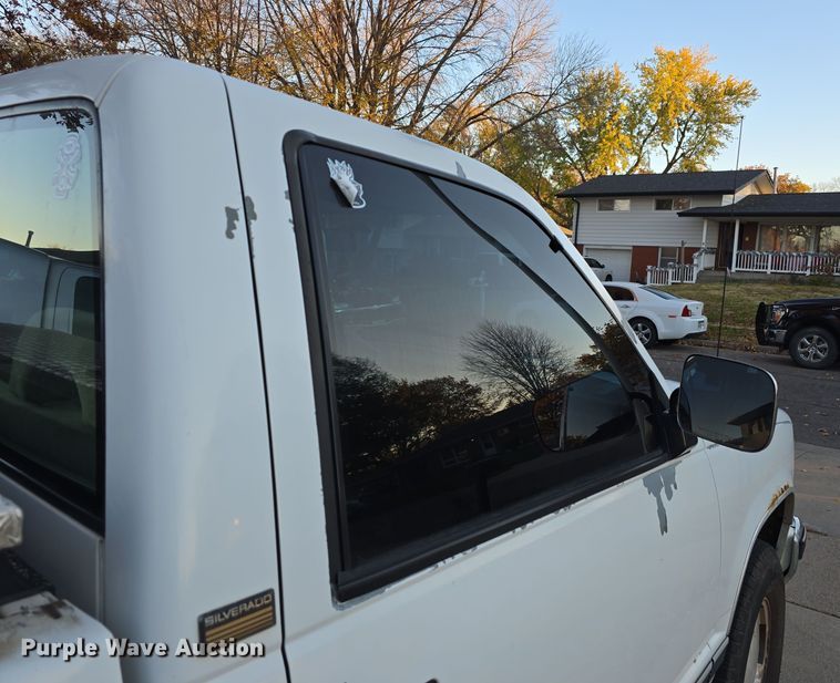 image for item DW3974 1993 Chevrolet K1500 pickup truck