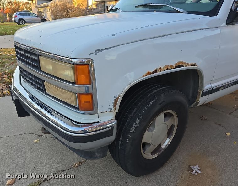 image for item DW3974 1993 Chevrolet K1500 pickup truck