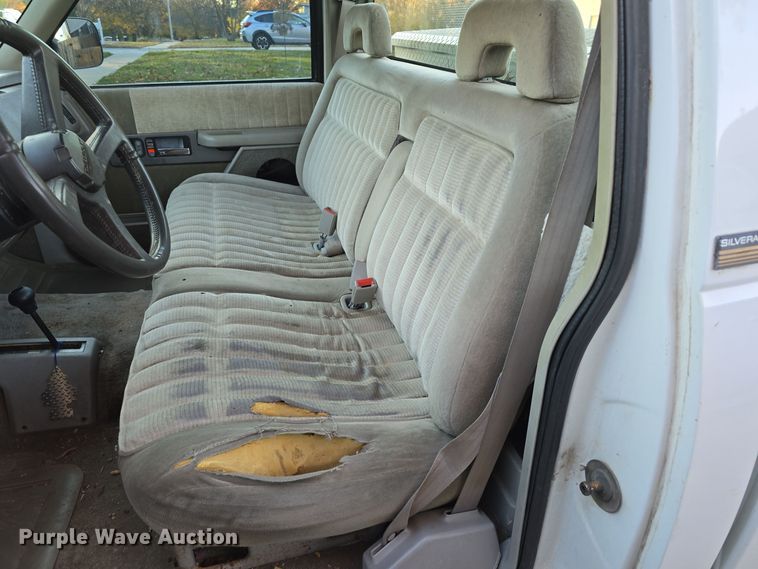 image for item DW3974 1993 Chevrolet K1500 pickup truck