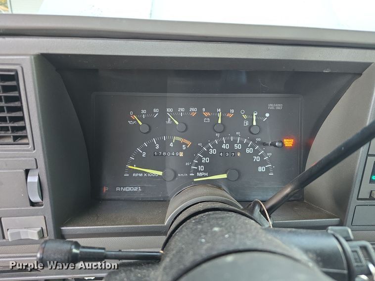 image for item DW3974 1993 Chevrolet K1500 pickup truck