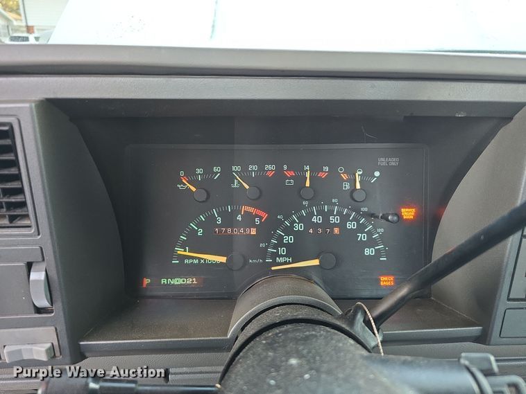 image for item DW3974 1993 Chevrolet K1500 pickup truck