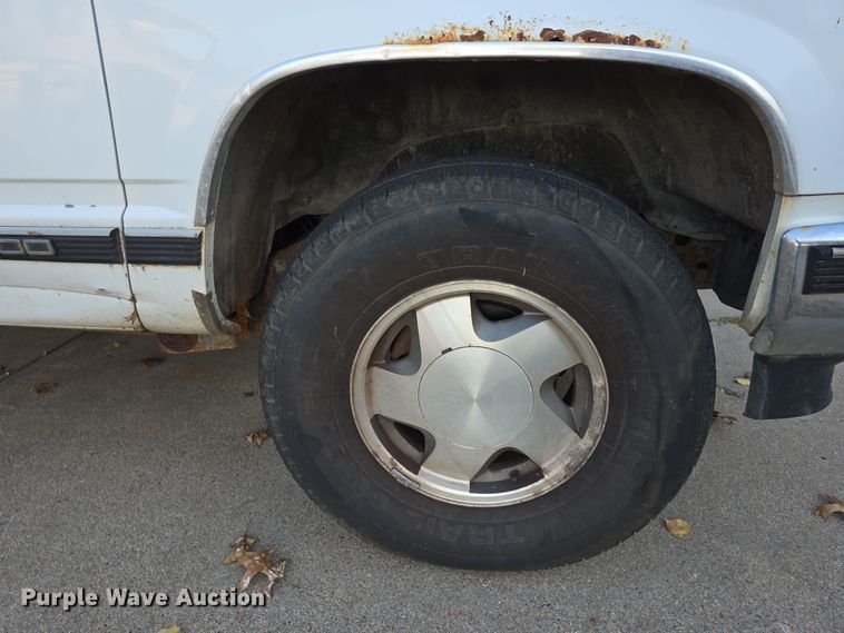 image for item DW3974 1993 Chevrolet K1500 pickup truck