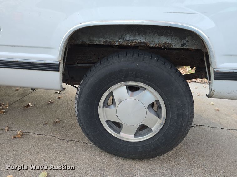 image for item DW3974 1993 Chevrolet K1500 pickup truck