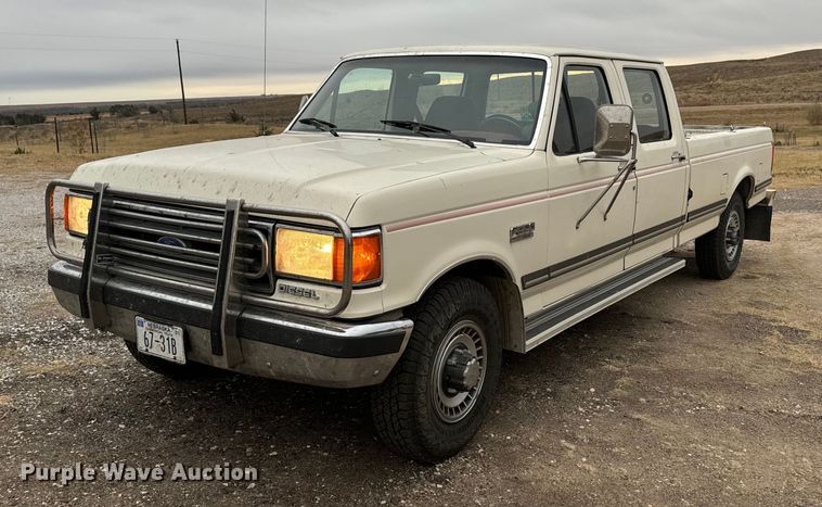 image for item DX3756 1989 Ford F350 Crew Cab pickup truck