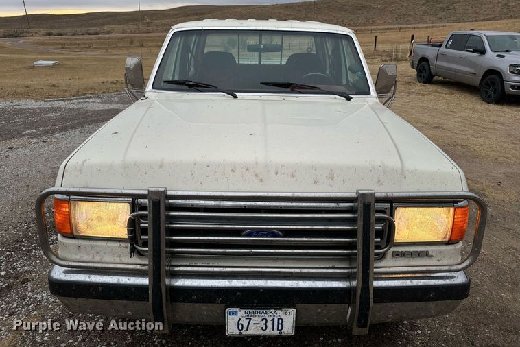 image for item DX3756 1989 Ford F350 Crew Cab pickup truck