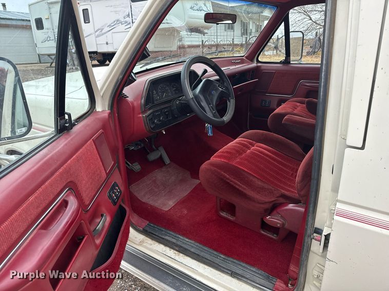 image for item DX3756 1989 Ford F350 Crew Cab pickup truck
