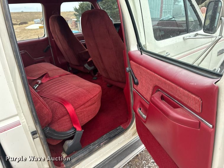 image for item DX3756 1989 Ford F350 Crew Cab pickup truck