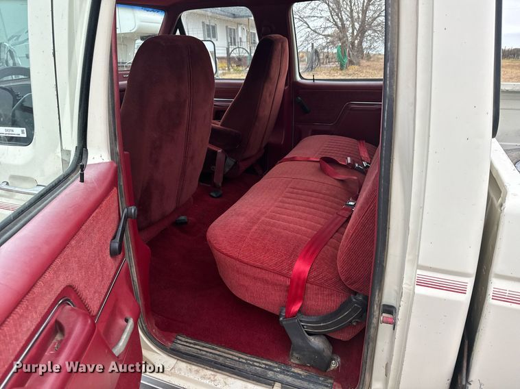 image for item DX3756 1989 Ford F350 Crew Cab pickup truck