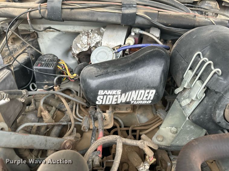 image for item DX3756 1989 Ford F350 Crew Cab pickup truck