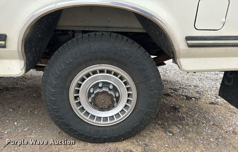 image for item DX3756 1989 Ford F350 Crew Cab pickup truck