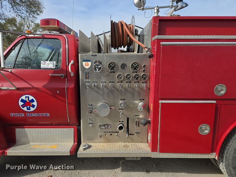 image for item EE8691 1985 GMC  7000 pumper fire truck