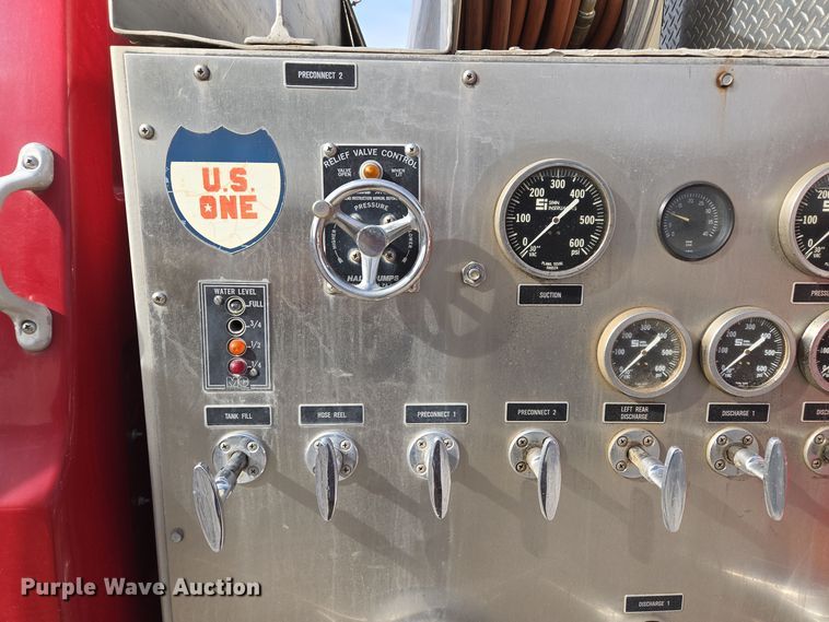 image for item EE8691 1985 GMC  7000 pumper fire truck