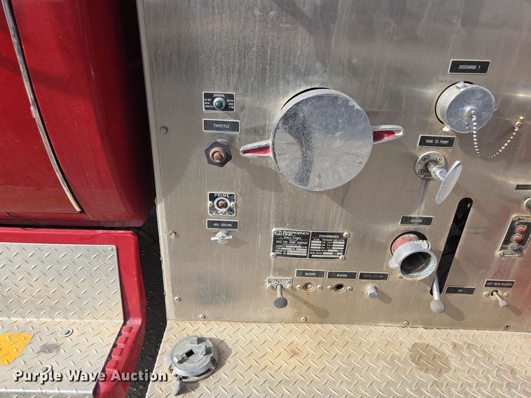 image for item EE8691 1985 GMC  7000 pumper fire truck