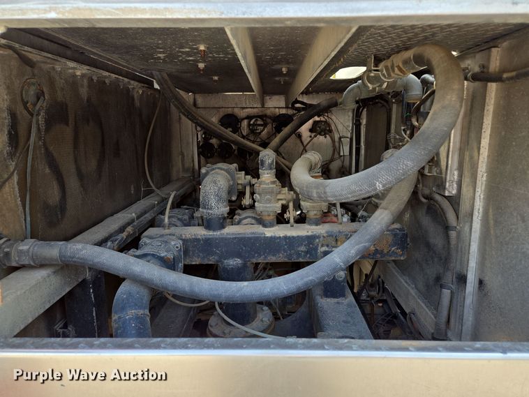 image for item EE8691 1985 GMC  7000 pumper fire truck