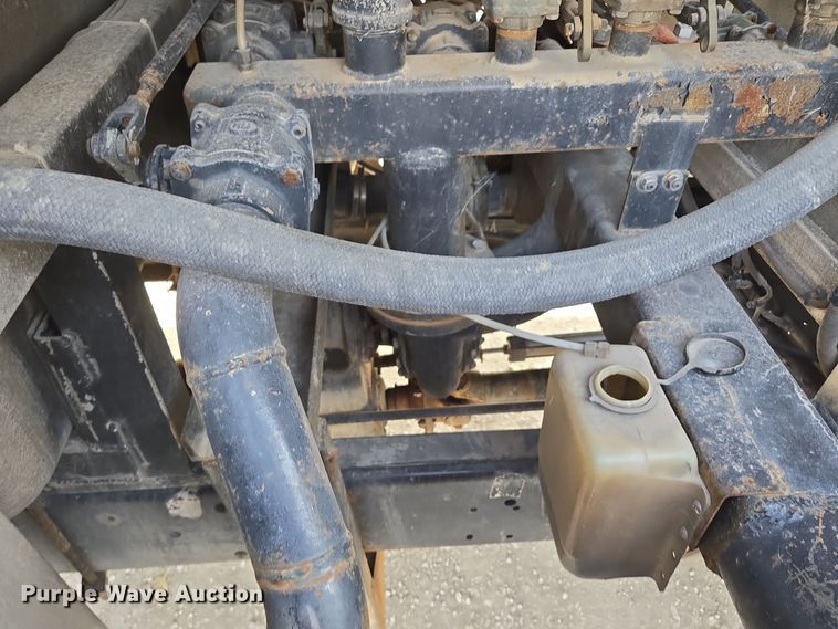 image for item EE8691 1985 GMC  7000 pumper fire truck