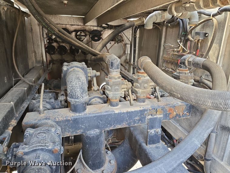 image for item EE8691 1985 GMC  7000 pumper fire truck