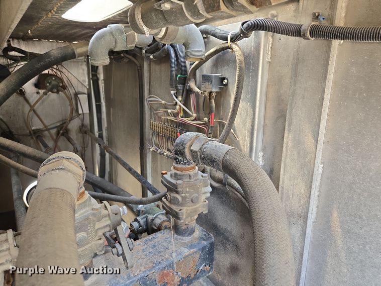 image for item EE8691 1985 GMC  7000 pumper fire truck