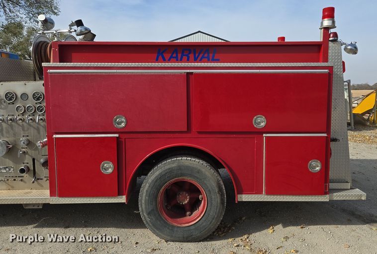 image for item EE8691 1985 GMC  7000 pumper fire truck