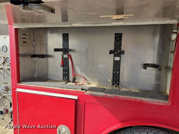 image for item EE8691 1985 GMC  7000 pumper fire truck