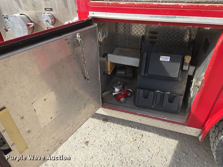 image for item EE8691 1985 GMC  7000 pumper fire truck