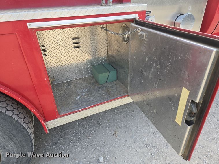 image for item EE8691 1985 GMC  7000 pumper fire truck