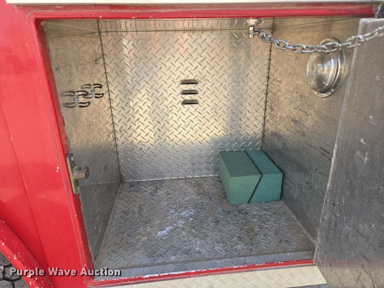 image for item EE8691 1985 GMC  7000 pumper fire truck