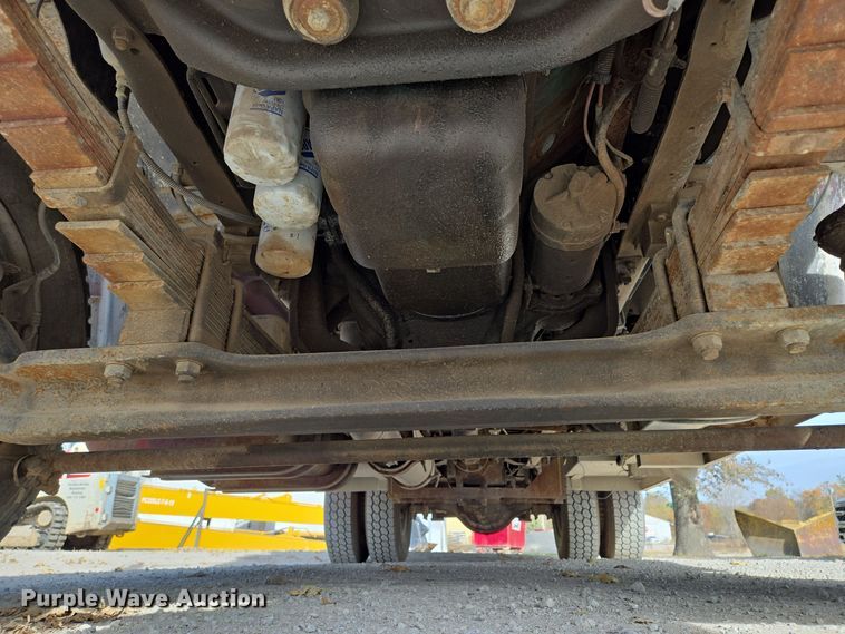 image for item EE8691 1985 GMC  7000 pumper fire truck