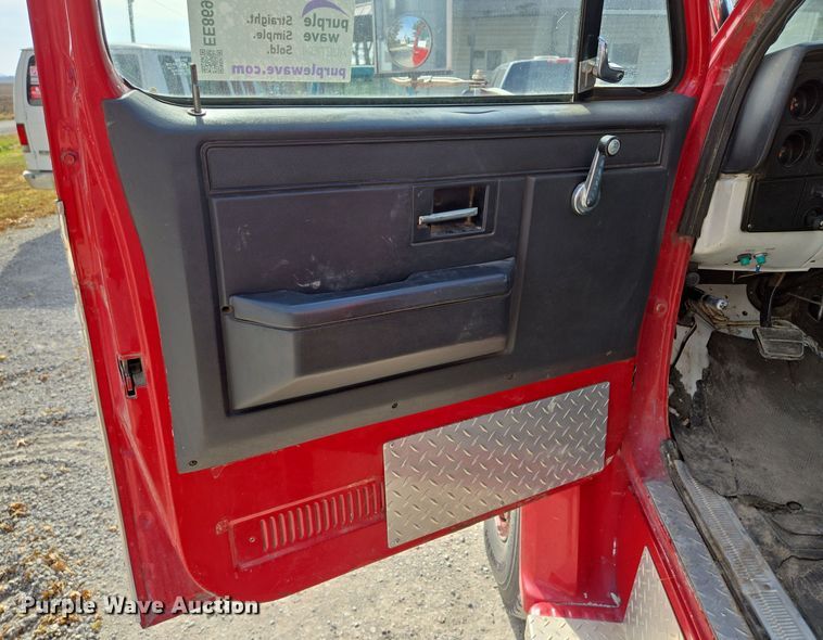 image for item EE8691 1985 GMC  7000 pumper fire truck